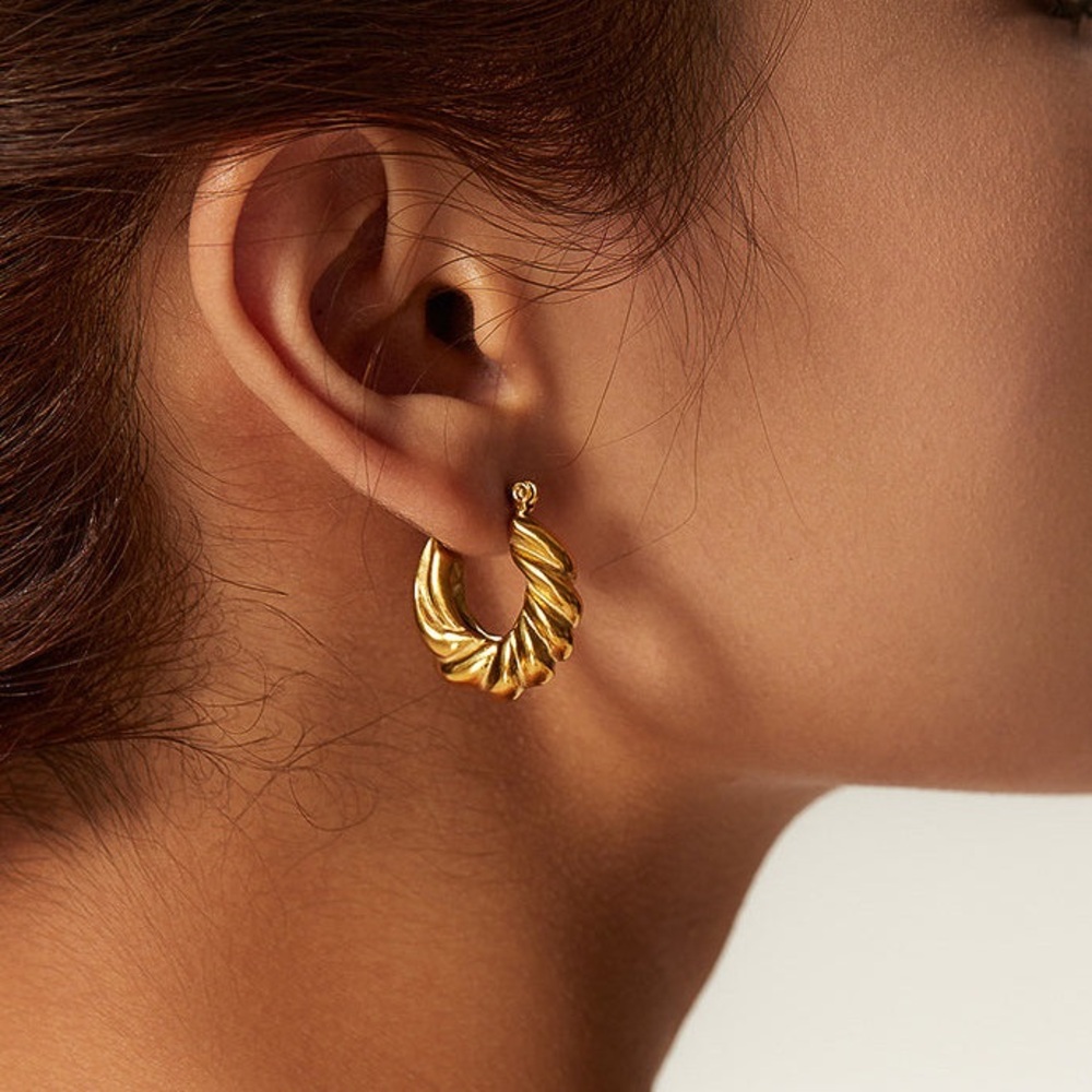 NEW💎18K Gold Plated Twisted Hoop Earrings*Huggies Earrings*